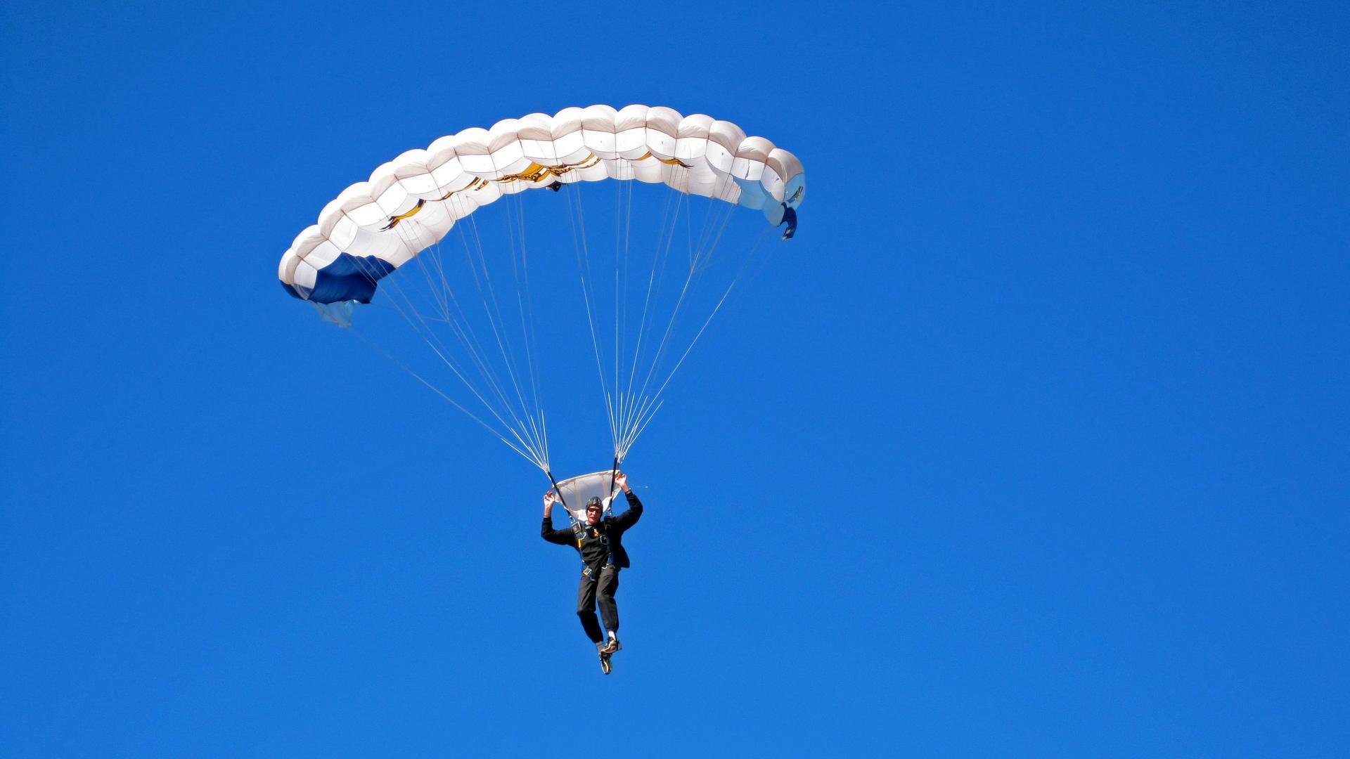 德甲比赛火力全开：攻势如潮的对决，德甲比赛集锦