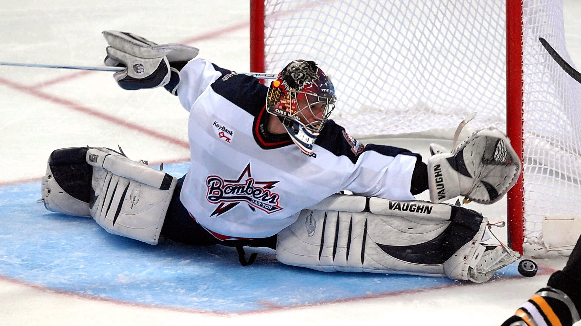 福特的防守力量成为全黑队抵挡对手进攻的坚固屏障，福特这个人